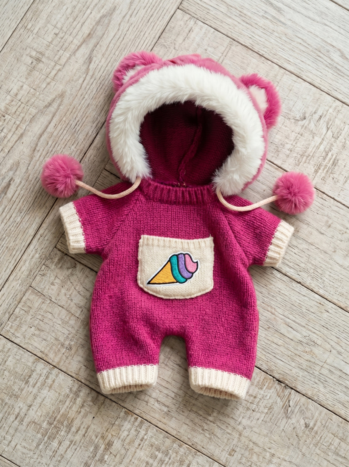 Ursulet Handmade Premium cu Hainute Personalizabile